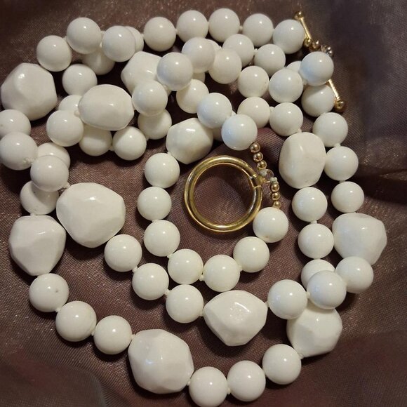 Vintage Double Strand Milk Glass Irregular Shaped Beaded Necklace - Picture 2 of 4